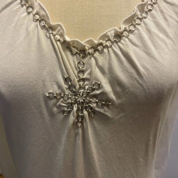 Colour Eighteen long sleeve V-neck tee with metal ring smocking in cream NWOT - Picture 4 of 8